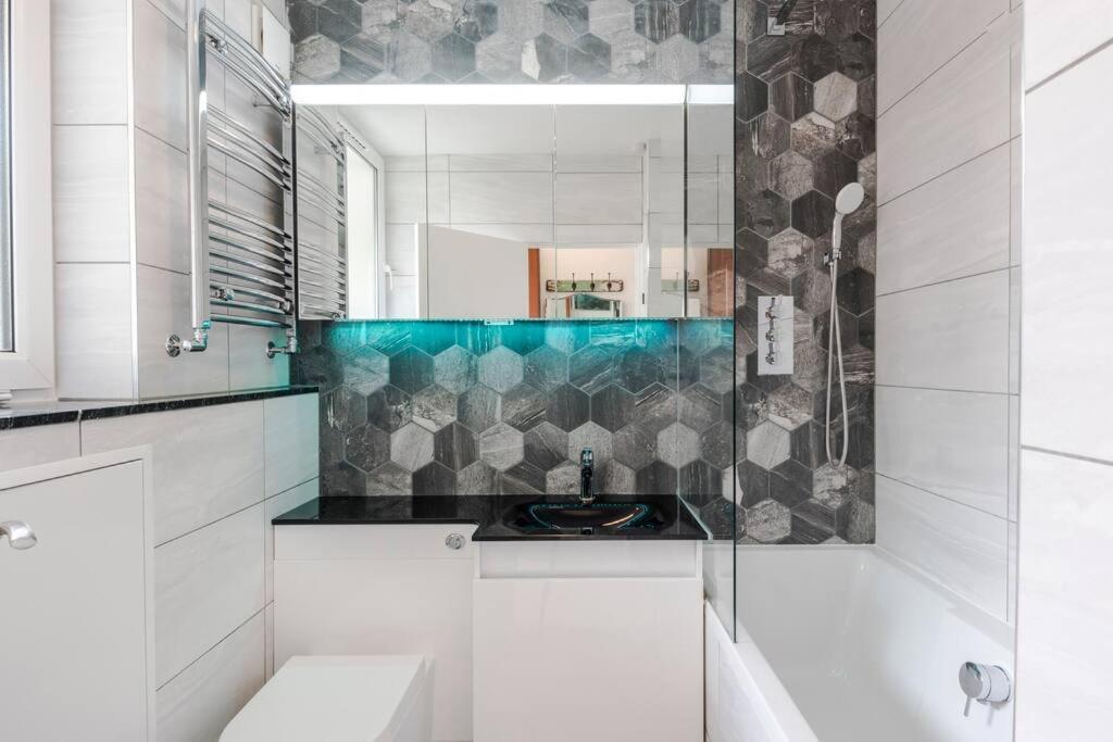 The Clarence, Central London Apartment W/ Wifi Exteriör bild