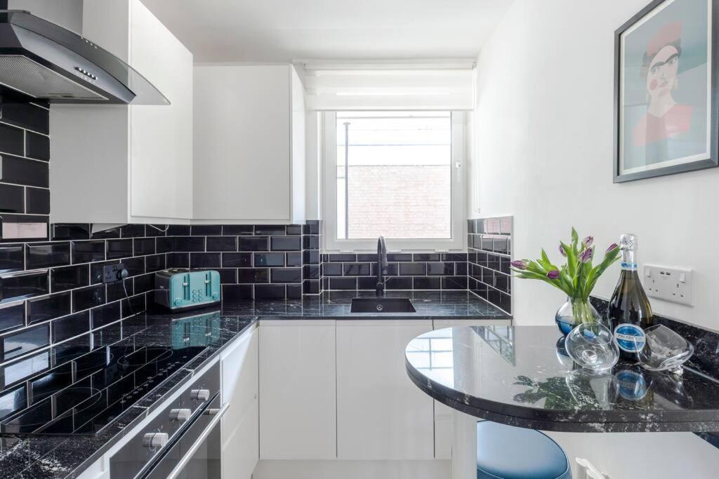 The Clarence, Central London Apartment W/ Wifi Exteriör bild